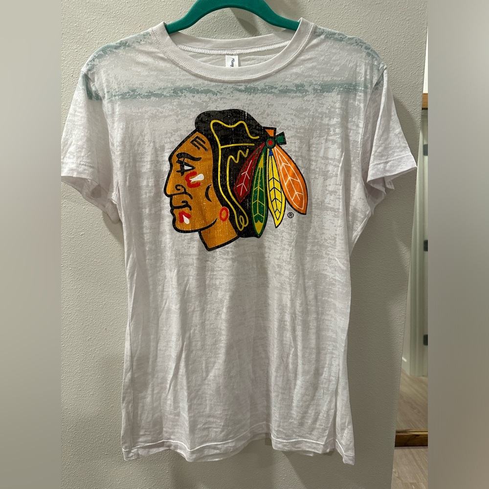 Chicago blackhawks women’s tshirt XL